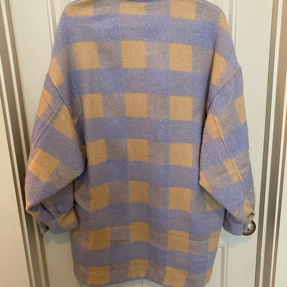 Shacket - Picture 2 of 2